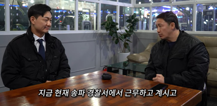 프로 무대에 도전장을 내민 현직 경찰관 이재원(왼쪽). 로드FC 정문홍 회장 유튜브 캡처