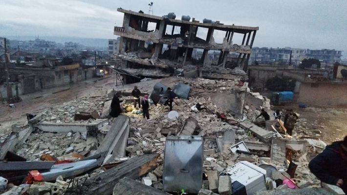 지난 6일 튀르키예와 시리아 접경에서 발생한 대지진으로 수많은 사람들이 집을 잃었다. 사진 월드비전.