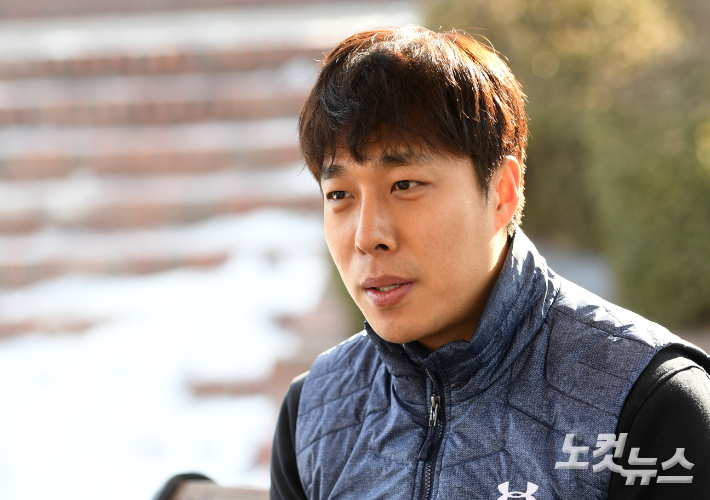 올림픽 쇼트트랙 금메달리스트인 김동성