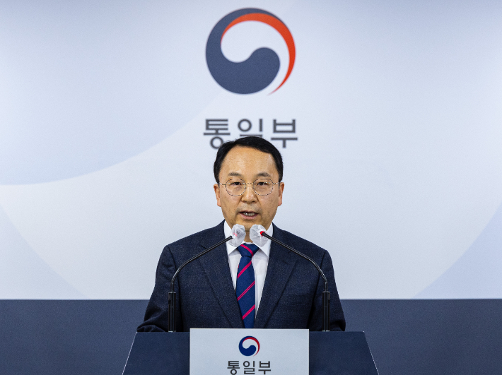 구병삼 통일부 대변인이 13일 오전 서울 종로구 정부서울청사에서 정례브리핑을 하고 있다. 연합뉴스