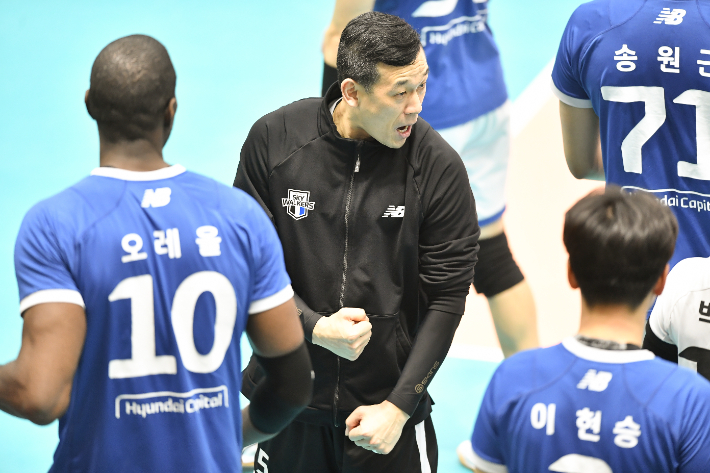 플레잉 코치로 활약 중인 여오현. 한국배구연맹