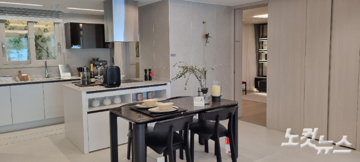 영등포자이 디그니티 84㎡ 유니트. 김수영 기자