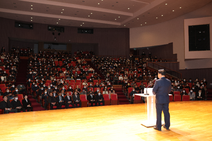 동해시는 24일 문화예술회관 대공연장에서 통·반장 및 기관·단체장, 시민, 공무원 등 600여 명이 참석한 가운데 '2023년 시정설명회'를 개최했다. 동해시 제공