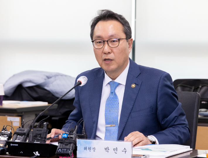 건강보험정책심의위원회 위원장을 맡고 있는 보건복지부 박민수 제2차관이 28일 서울 서초구 국제전자센터에서 열린 2023년 3차 건정심에서 모두발언을 하고 있다. 복지부 제공