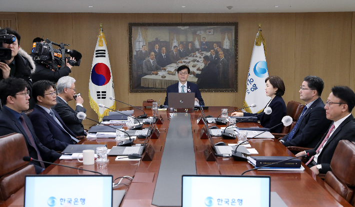 이창용 총재, 금융통화위원회 정기회의 주재. 연합뉴스