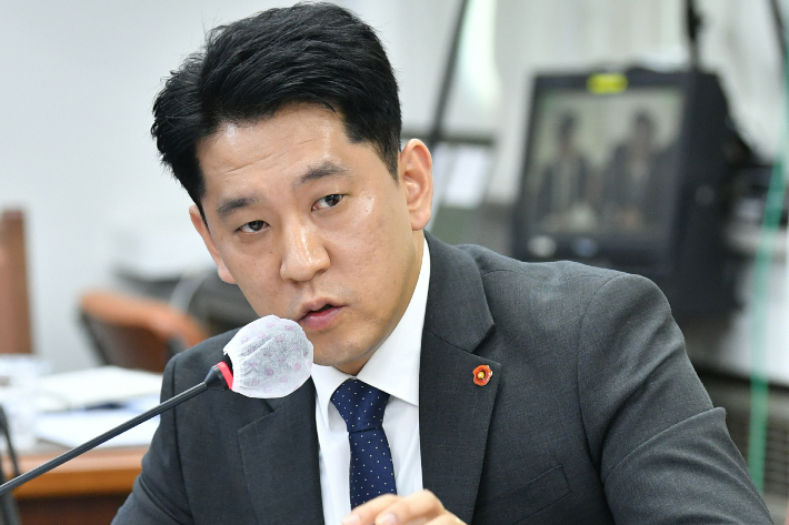 제주도의회 한권 의원(제주시 일도1동.이도1동.건입동, 민주당). 제주도의회 제공