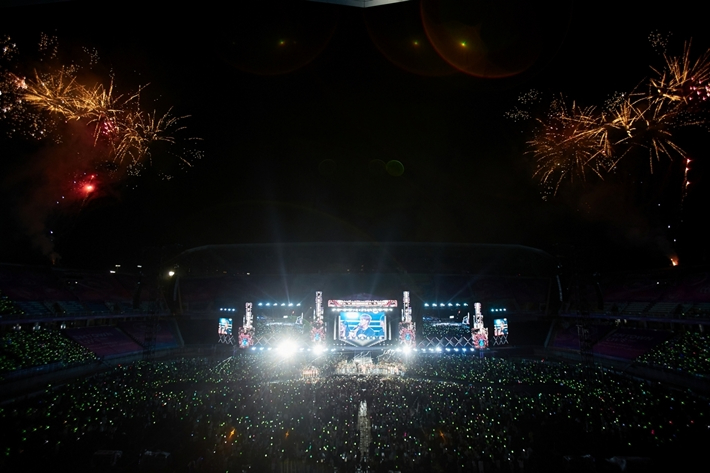 지난해 8월 개최한 SM엔터 소속 가수들의 합동 콘서트 '에스엠타운 라이브 2022 : 에스엠씨유 익스프레스 @휴먼 시티_수원' 관객석을 메운 팬들. SM엔터테인먼트 제공