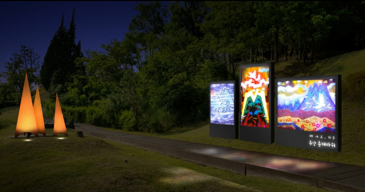 전국적인 해돋이 명소인 추암해변이 동해안 대표 야간 명소로 탈바꿈 하고 있다. 동해시 제공