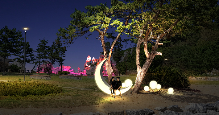 전국적인 해돋이 명소인 추암해변이 동해안 대표 야간 명소로 탈바꿈 하고 있다. 동해시 제공