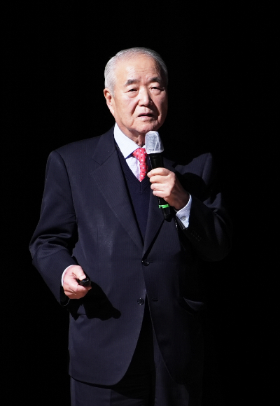 권영해 前 국방부장관이 6일 영천시 초청 특강을 하고 있다. 영천시 제공