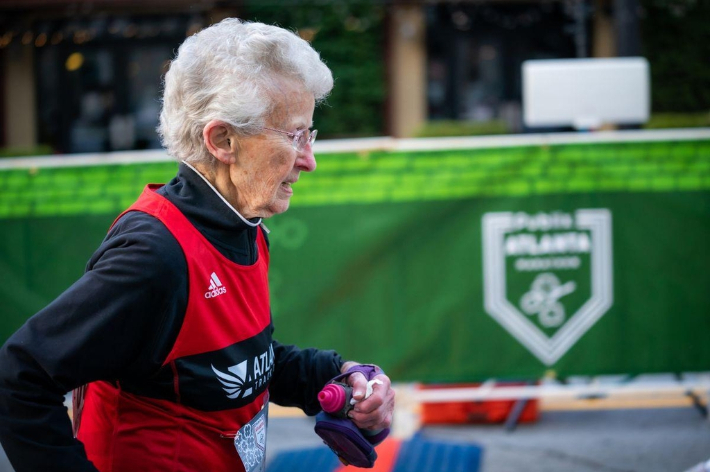 98세 백발 할머니는 위대했다…5㎞ 마라톤 1시간 내 완주