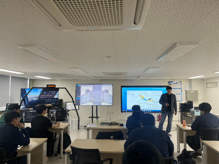 B737NG 항공정비사과정. 경남도청 제공