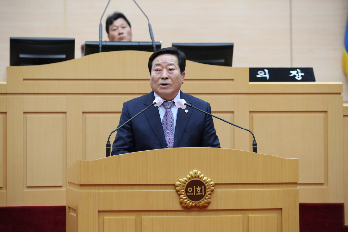 전남도의회 정길수 의원이 16일 5분 발언을 통해 강기정 광주시장의 사과를 촉구하고 있다. 전남도의회 제공 