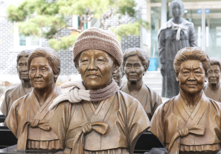 고인이 된 일본군 위안부 피해 할머니들의 흉상. 연합뉴스