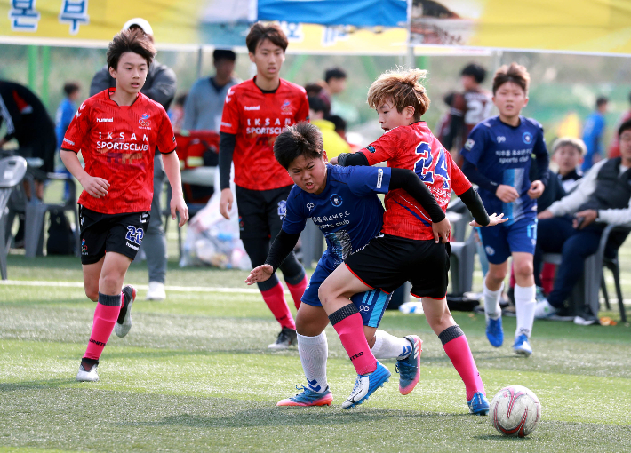 전국 스포츠클럽 교류대회에서 선수들이 축구를 하고있다. 대한체육회 제공