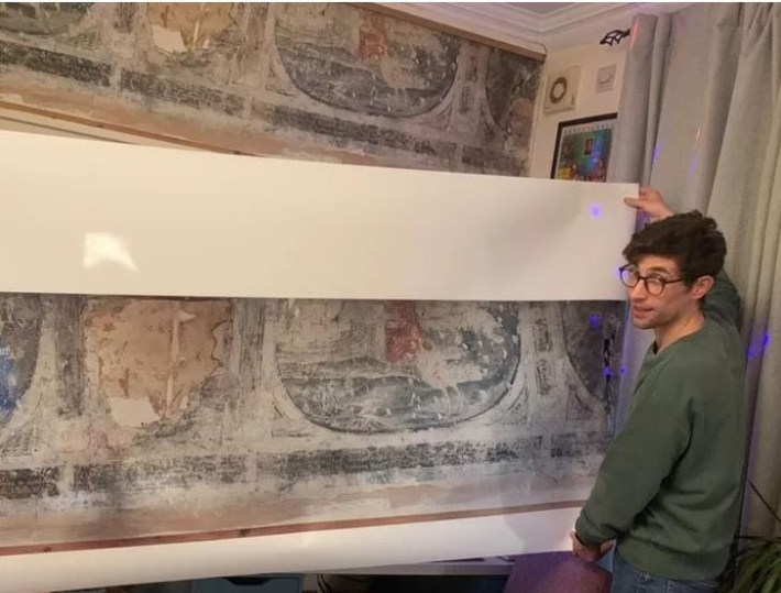 아파트 부엌 리모델링 중 발견된 벽화의 정체…'400년 전 작품'