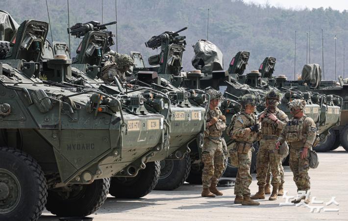 훈련 준비하는 미2사단 스트라이커 여단 장병들