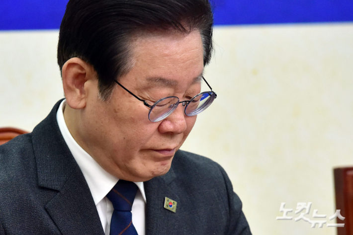민주당 권리당원, '이재명 직무정지' 가처분 신청한다