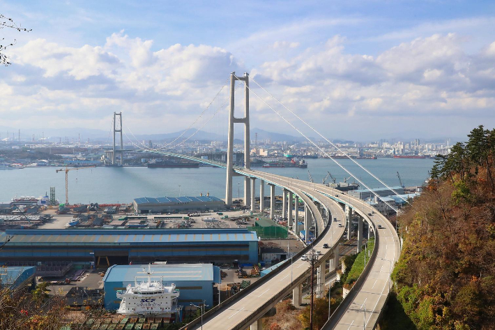 울산대교 전경. 울산시 제공