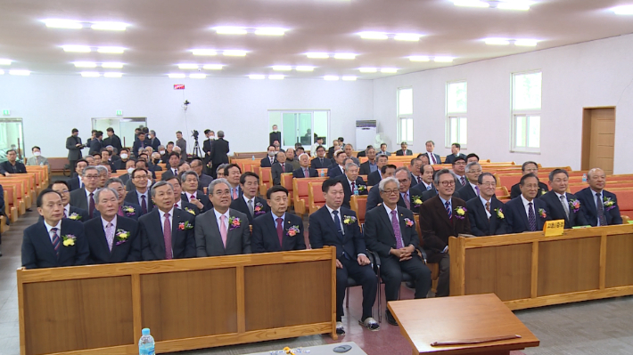 친교·연합·섬김을 표어로, 땅끝까지 이르러 내 증인이 되리라, 건너와서 우리를 도우라 라는 주제 말씀으로 지역을 섬기고 있는 예장합동 대구·경북장로회 연합회가 제15회 정기총회를 경중노회 회관에서 개최했다.