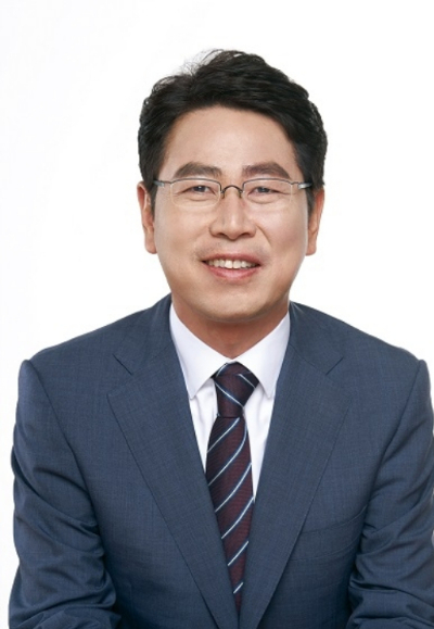 전봉민 의원 (국민의힘, 부산 수영구)이 지난해 보다 재산이 절반 가량 줄어 들어 506억 원을 신고했다. 전봉민 의원실 제공