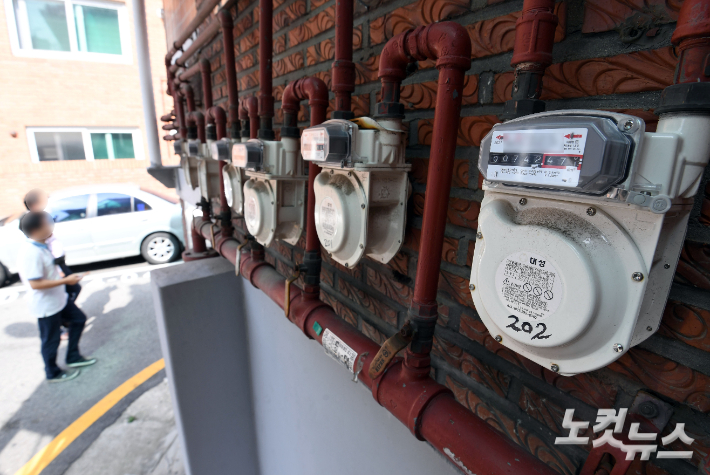 서울시내 주택가에 설치된 도시가스 계량기 모습. 황진환 기자