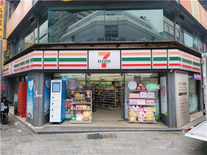 전기이륜차 배터리 교환형 충전스테이션 모습. 부산시 제공 