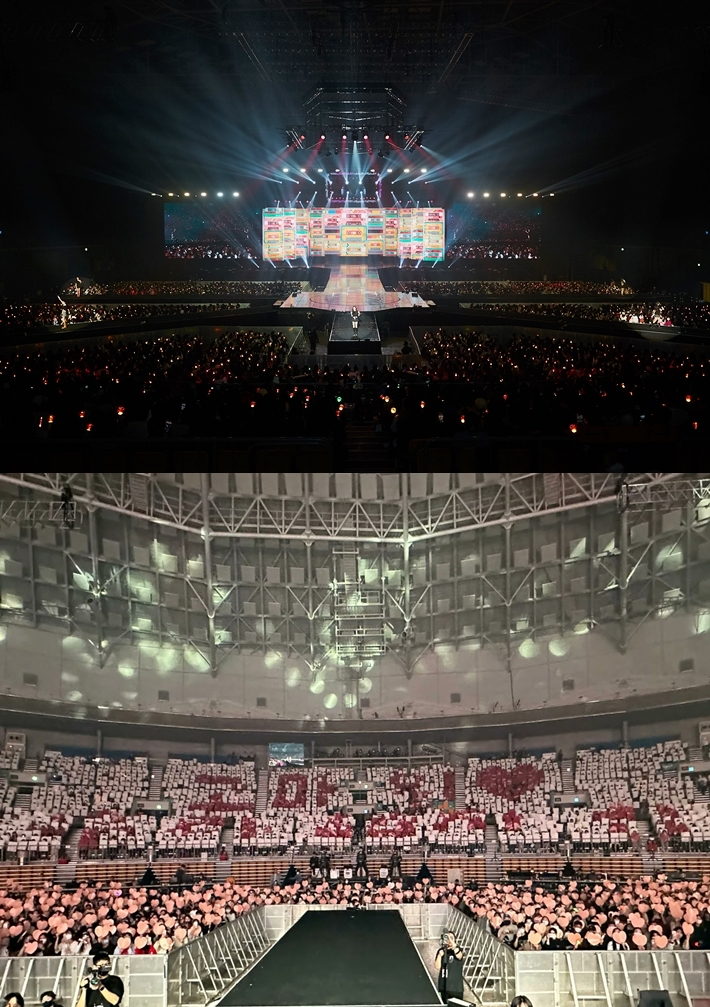 레드벨벳 단독 콘서트 '알 투 브이'에는 이틀 동안 1만 4천 명의 관객이 함께했다. 아래는 2일 관객들이 준비한 카드섹션 이벤트. SM엔터테인먼트 제공/레드벨벳 공식 트위터