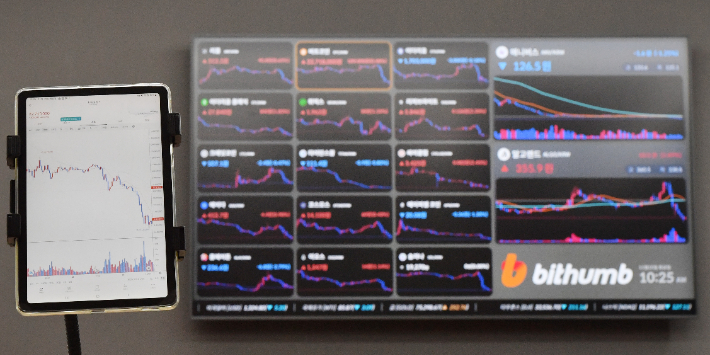 서울 서초구 빗썸 고객지원센터 시세 전광판. 류영주 기자