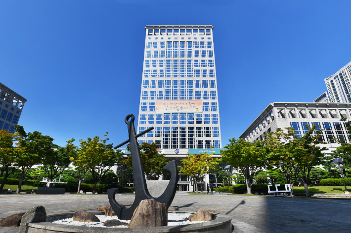 부산시 산하 12개 공공기관 통합채용을 실시한다. 부산시 제공