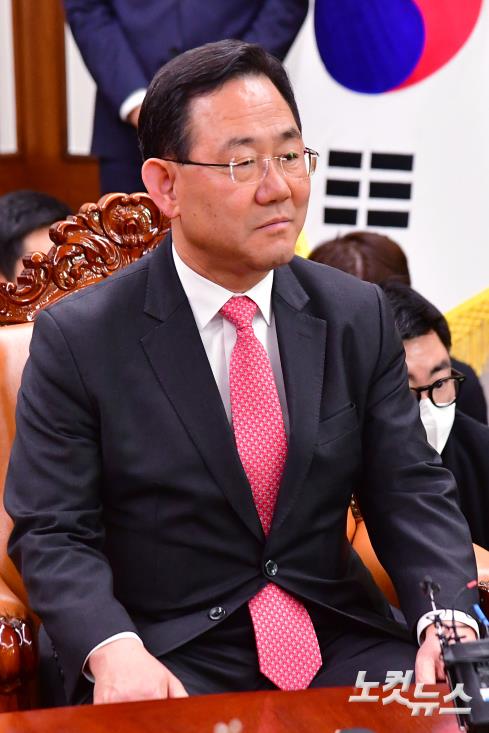 국회의장 주재 교섭단체 원내대표 회동 참석한 주호영