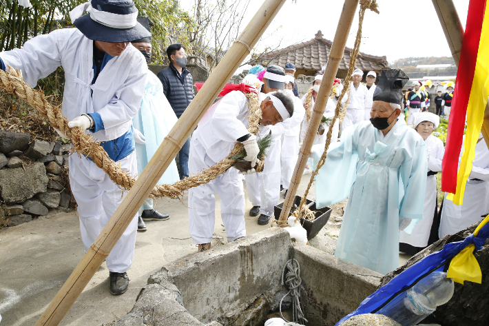 울산 북구문화원은 4월 8일 오전 10시 강동동 달곡마을에서 달곡물당기기 놀이 재연 행사를 마련한다. 울산광역시 북구청 제공