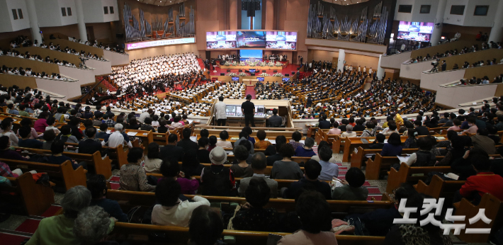 사진은 지난해 서울 여의도순복음교회에서 열린  '2022 한국교회 부활절 연합예배' 모습