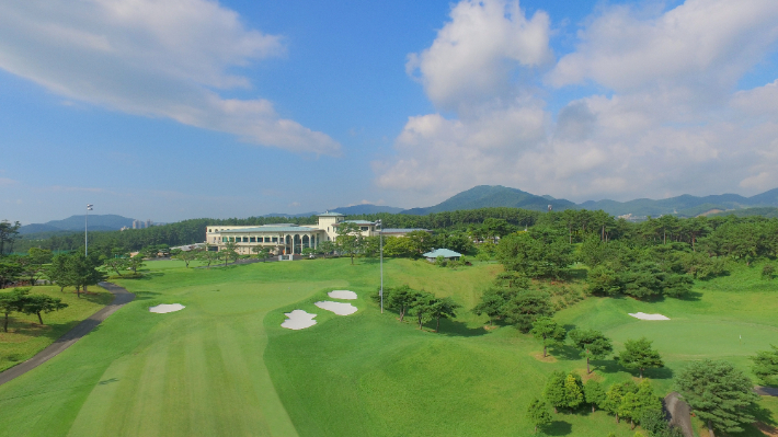 부산시가 출자한 아시아드컨트리클럽이 20년만에 흑자로 돌아섰다.  아시아드CC 제공