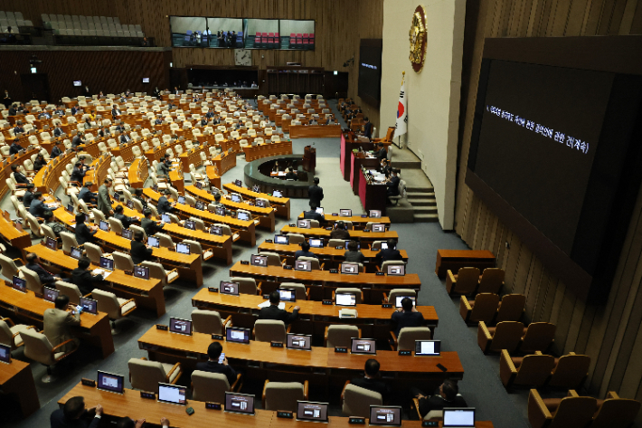 11일 오후 국회에서 제2차 국회의원 선거제도 개선에 관한 결의안 심사를 위한 전원위원회가 열리고 있다. 연합뉴스