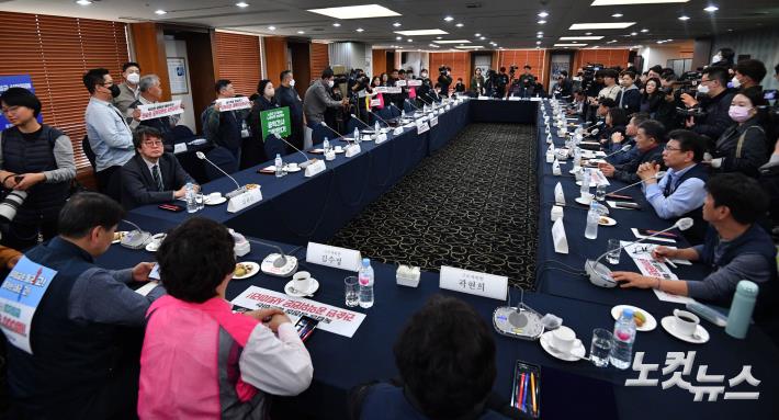 내년 최저임금 결정 첫 전원회의 파행