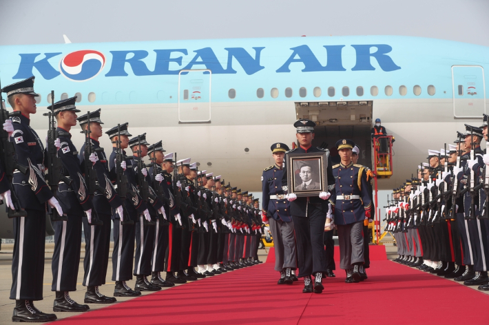 순국 100년만에 돌아온 황기환 애국지사[공항사진기자단] 연합뉴스