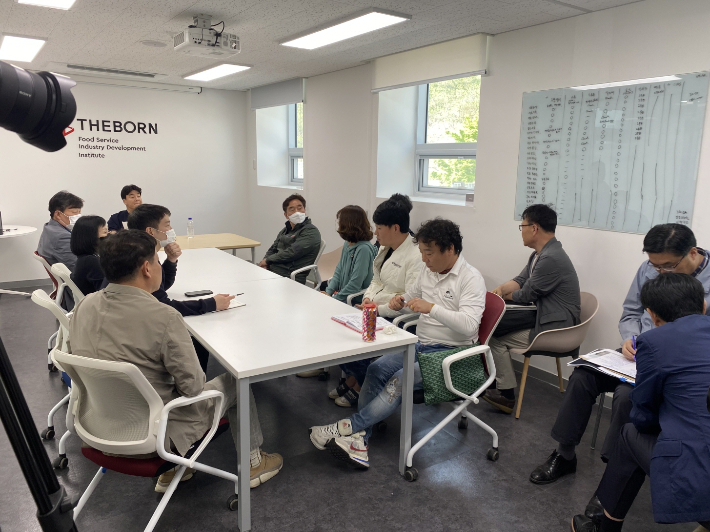 삽교시장 곱창특화거리 활성화 방안 논의를 위한 간담회. 예산군 제공