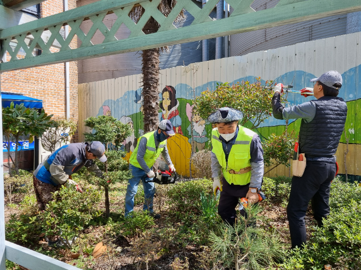 신중년 그린 전문가 사업. 경남도청 제공
