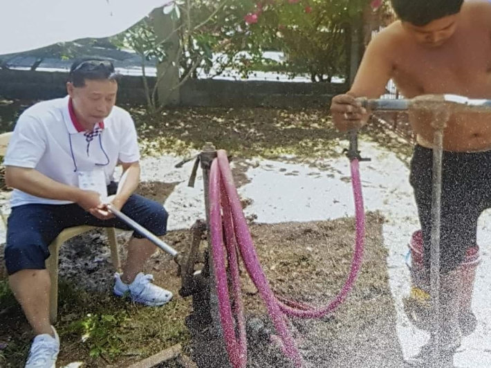 필리핀 단기선교 당시 우물파기 공사 모습. 안재석 장로 제공