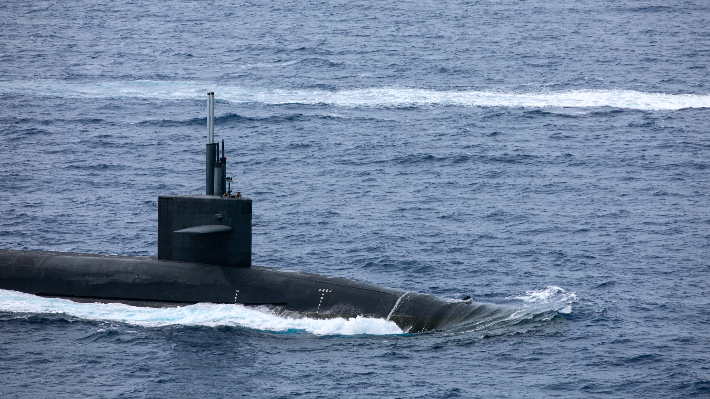 4월 18일 괌에 기항하는 미 해군의 오하이오급 SSBN 메인함. 미 국방부 영상정보시스템