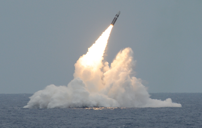 2016년 8월 미 해군의 오하이오급 SSBN 메릴랜드함에서 발사되는 트라이던트 2 D5 SLBM. 미 국방부 영상정보시스템