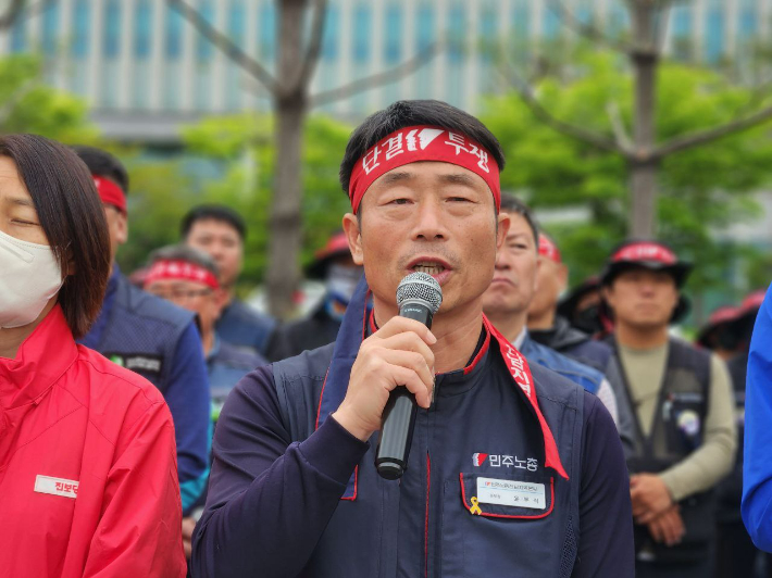 윤부식 민주노총 전남본부장이 기자회견에서 발언하고 있다. 민주노총 전남본부 제공