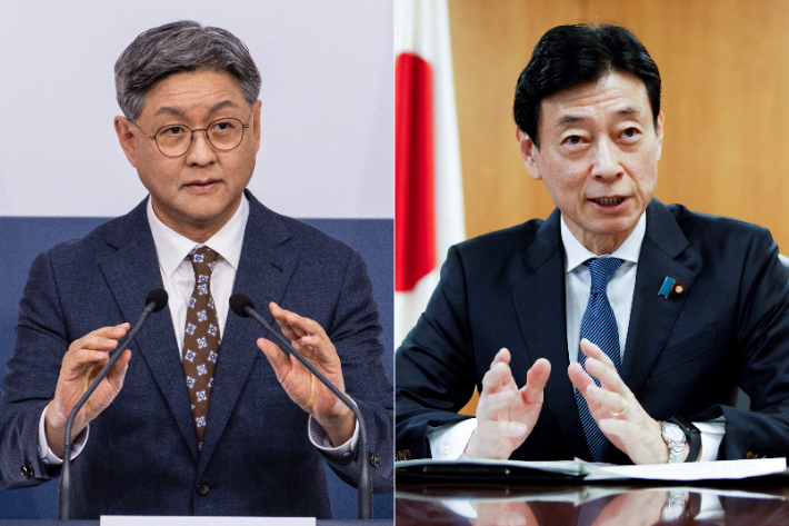 왼쪽부터 외교부 임수석 대변인과 니시무라 야스토시 일본 경제산업상. 연합뉴스