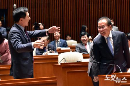 대화하는 김기현 대표-윤재옥 원내대표