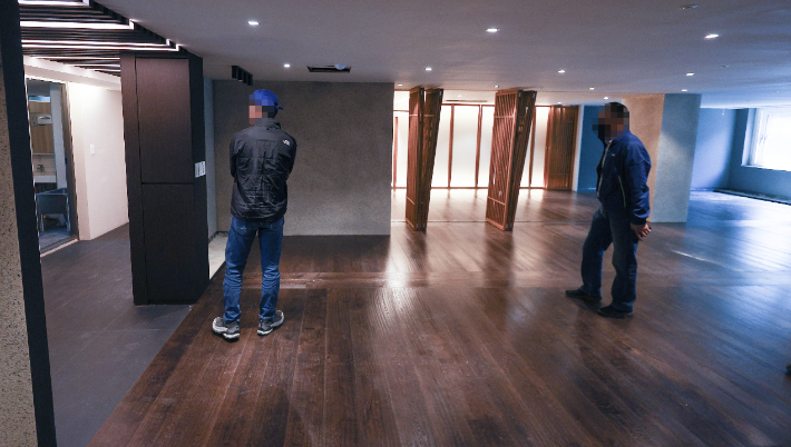 SG(소시에테제네랄) 증권발 폭락 사태 연루 의혹으로 최근 압수수색이 진행된 것으로 알려진 서울 H투자컨설팅업체 사무실이 2일 텅 비어 있다. 연합뉴스