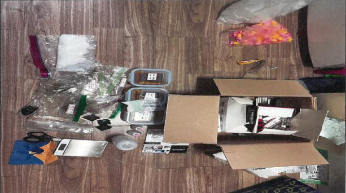 검찰이 A군 등이 고용한 마약 운반책의 거주지에서 발견한 마약들. 인천지방검찰청 제공