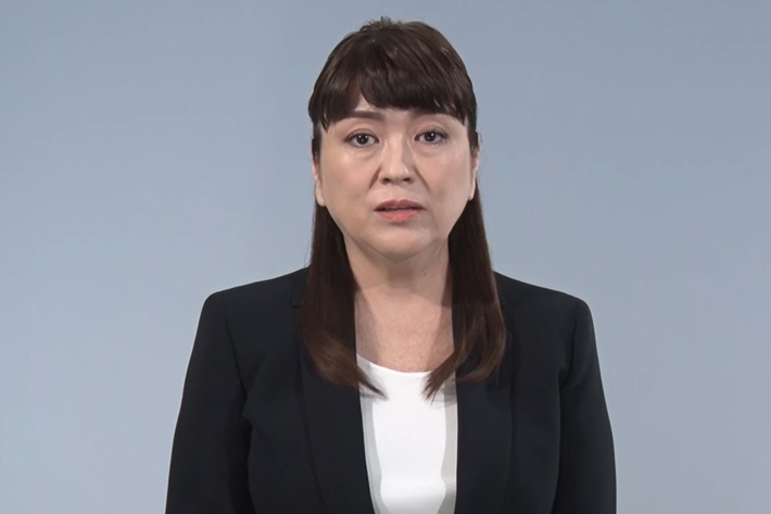 주식회사 쟈니스 사무소의 대표이사인 후지시마 쥬리 케이코는 지난 14일 쟈니스 공식 홈페이지에 영상과 일문일답을 올려 창립자 쟈니 키타가와의 성추행 의혹에 사과했다. 