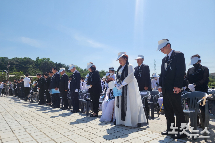 국립5·18 민주묘지에서 17일 오전 제43주년 5·18 민주화운동 추모제와 추모식이 진행됐다. 박요진 기자