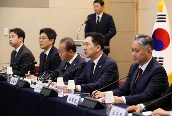 국민의힘 김기현 대표가 18일 오전 광주 서구 치평동 김대중컨벤션센터에서 열린 광주 현장 최고위원회의에서 발언하고 있다. 연합뉴스